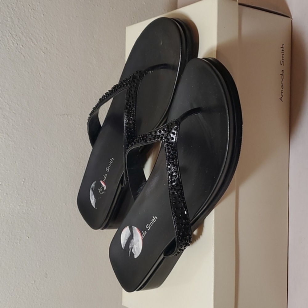 Amanda Smith Tootsie Beaded Low-Heel Thong Flip Flops - Black, 6M